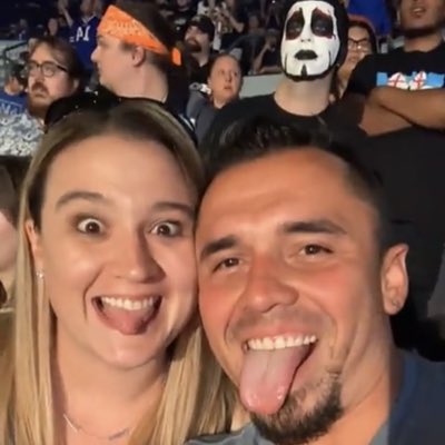 KimB0Slice4's tweet photo. #NewProfilePic https://t.co/Dy2a2jjSRk
