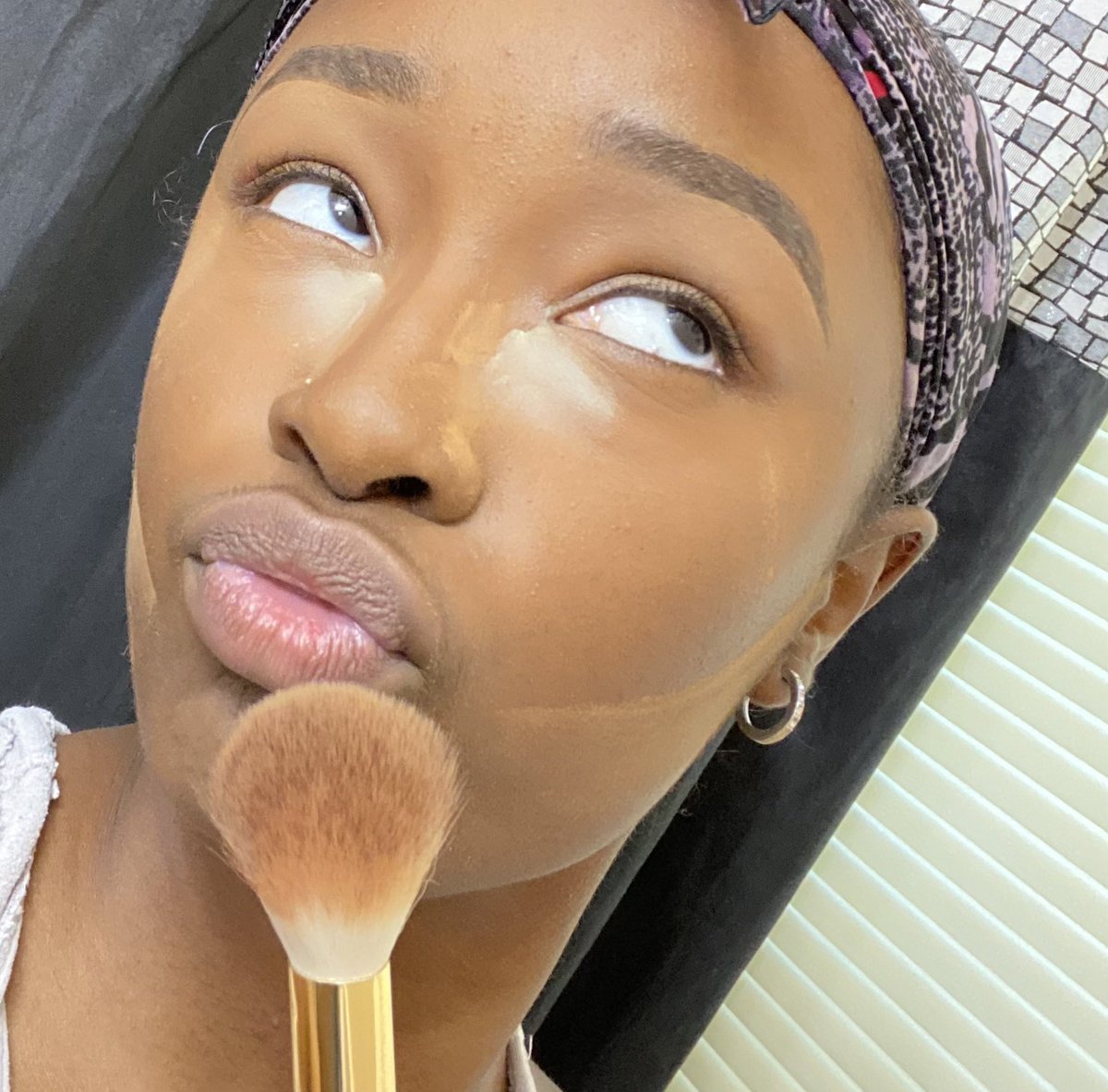 shopbccosmetics's tweet photo. POV: you’re doing your makeup @ 3 am just to record tiktoks and take it off https://t.co/6u36Cq6X3P