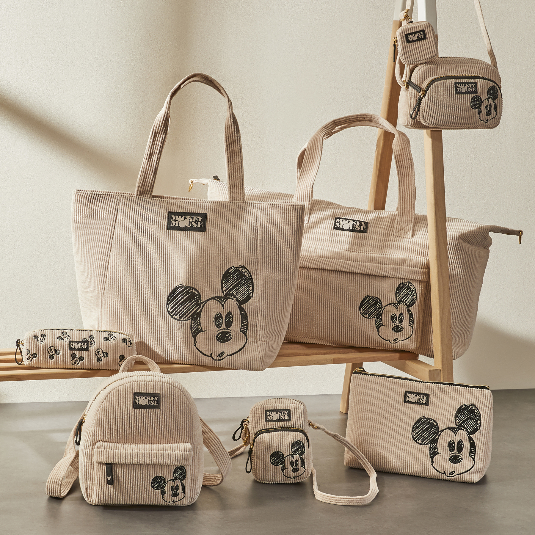 Mickey mouse hotsell handbag primark