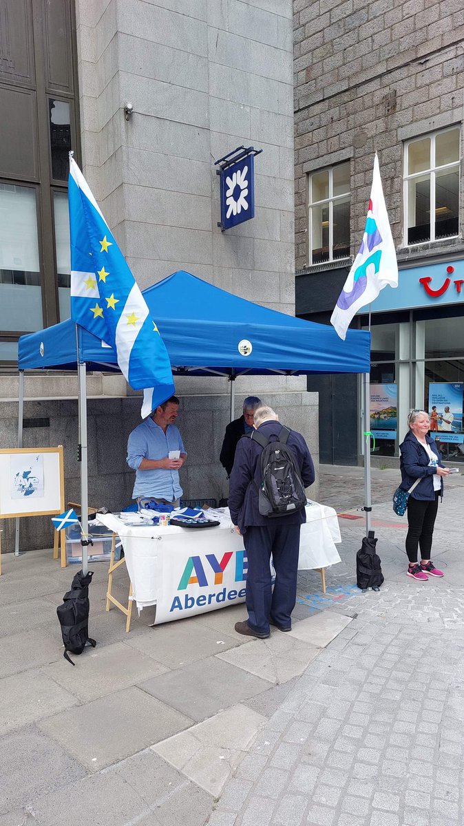 AyeAberdeen's tweet photo. Setting up the stall in Aberdeen just now. Come past and say hello. #ScottishIndependence #FreeIn23 https://t.co/2y9CaACVCr