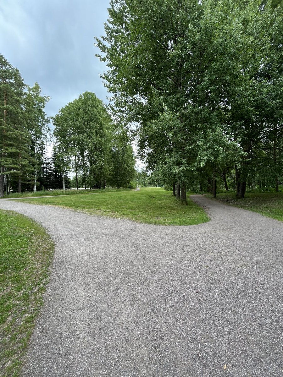 JukkaPartanen3's tweet photo. Weekend grinding 12km/7,5miles +21°C/70°F #running #training #streetrunning #photography #naturephotography #streetphotography #urban #ThePhotoHour #channel169 #landscapephotography #ランニング #nature https://t.co/DGQlIsdfOb