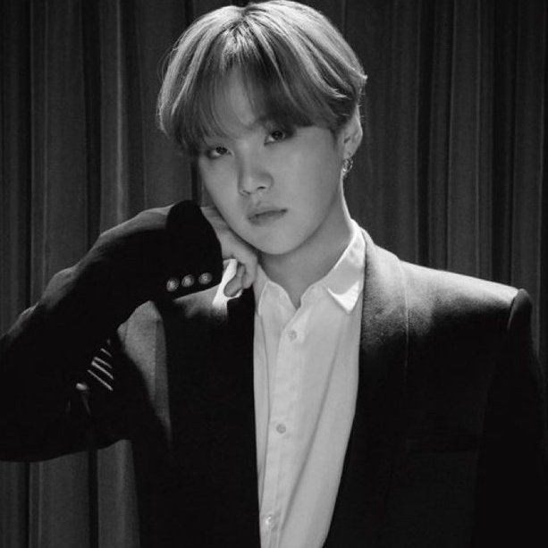 Dzień dobry:]

Czas powitać nowego pracownika, który zajmie się przygotowywaniem przepysznych deserów w naszej kawiarni – Min Yunki.
Odbyło się już pierwsze szkolenie wprowadzające <3

Serdecznie gratulujemy i cieszymy się, iż do naszej załogi dołączyła tak cudowna osoba.