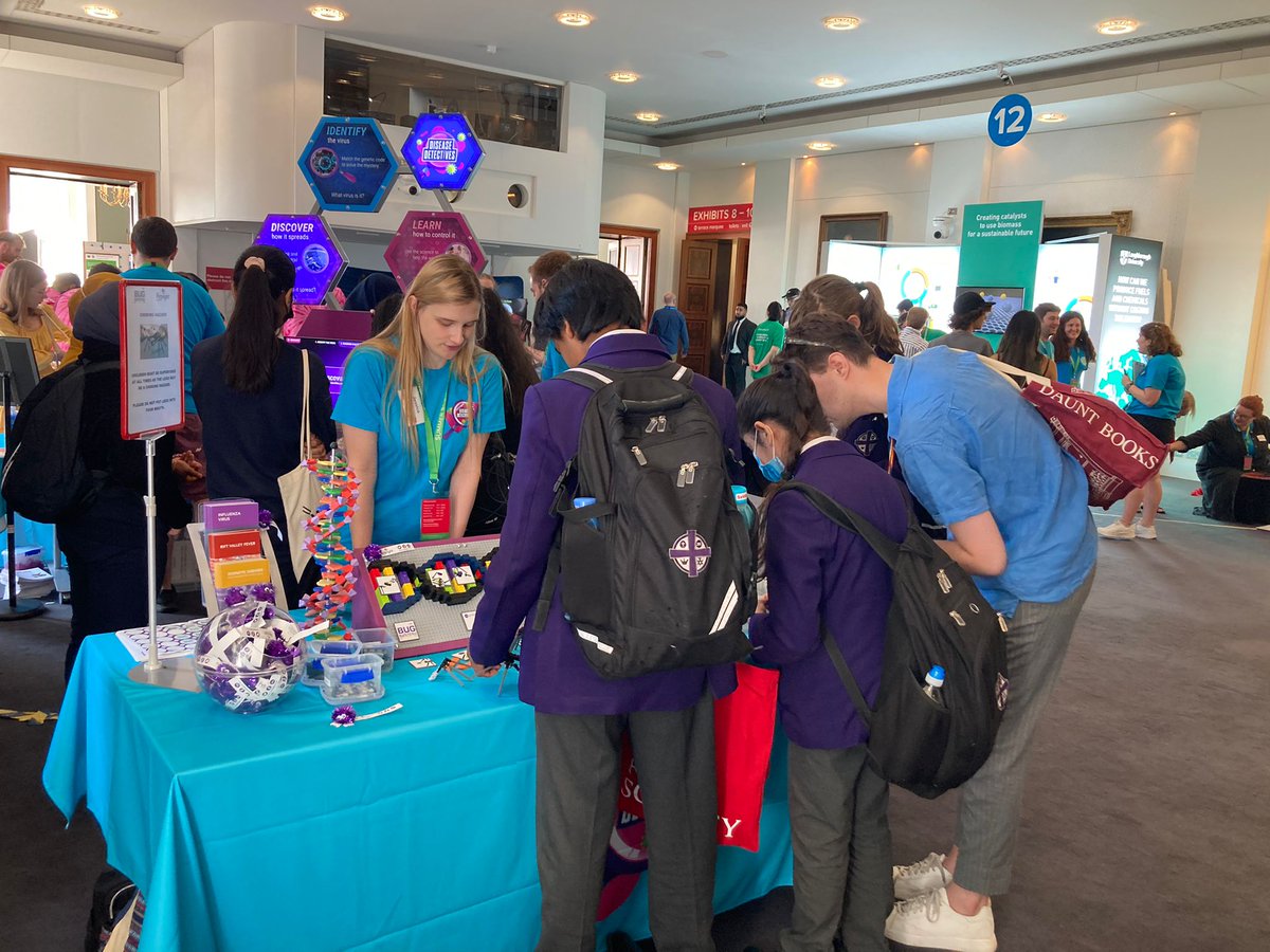 Our amazing volunteers have been showcasing Pirbright's research this week at <a href="/royalsociety/">The Royal Society</a> #SummerScience Exhibition, talking about all things to do with #Zoonoses and #VectorBorne disease.

There's still time to join the #DiseaseDetectives ... 
👉pirbright.ac.uk/disease-detect…