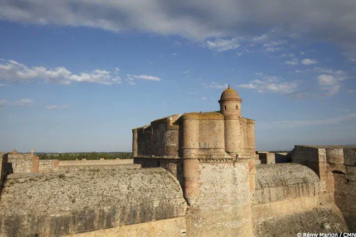 leCMN's tweet photo. L'Affaire des Poisons 🧪 
Entre 1679 et 1682, une série d'empoisonnements secoue la cour de Louis XIV. 😱 Sur plus de 400 accusés, 19 seront emprisonnés à la forteresse de #Salses jusqu'à leur mort !
https://t.co/Fp57H9tFAv https://t.co/v96ddOwQuK