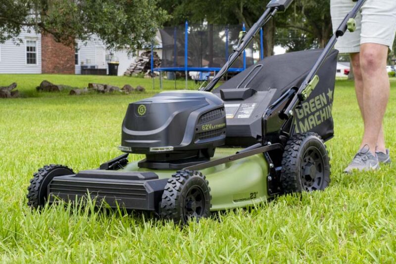 ProToolReviews's tweet photo. We got our hands on both Green Machine battery-powered lawn mower models to see where they fit in the wider range of cordless options.
#lawncare #homeimprovement #greenmachine #ptrgrm22
https://t.co/u7h4rHmiUv https://t.co/NtMLYiM9Ba