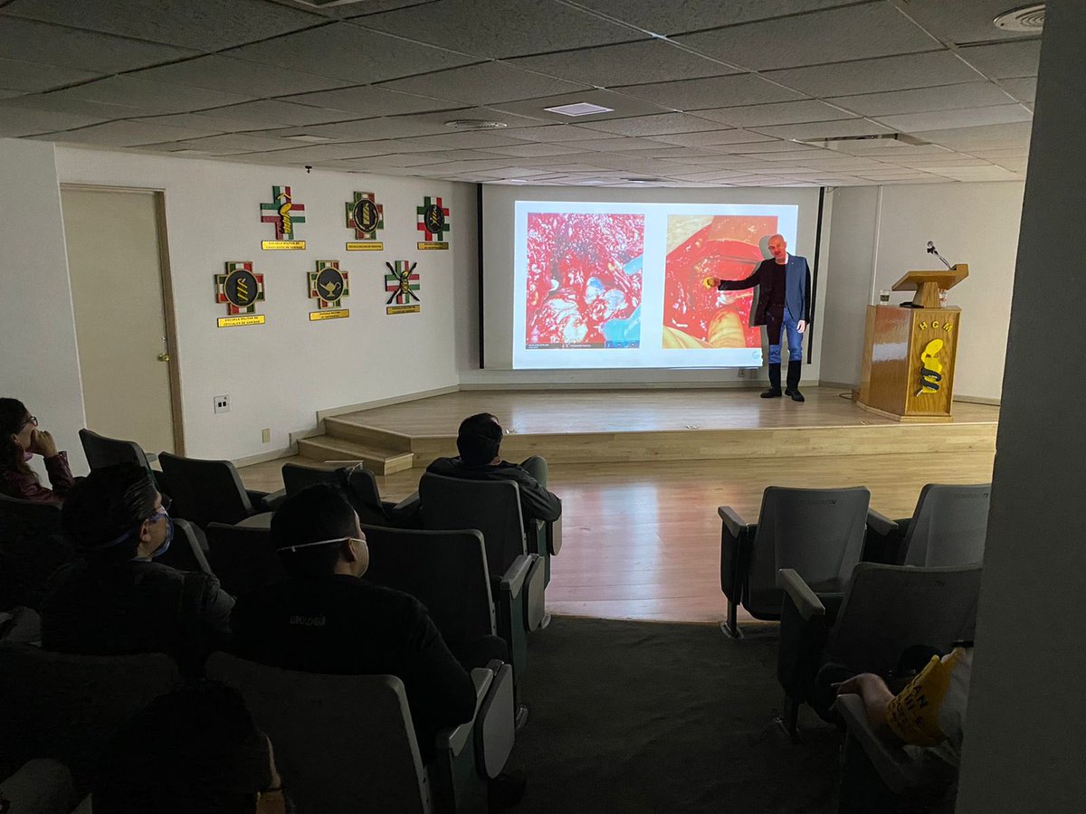 EIvanBravoC's tweet photo. En nuestro curso de mínima invasión no solo aprendimos #HoLEP también cirugía laparoscópica, robótica, biopsias de próstata TP, #Thulep, terapia focal, rezum y #MiniPCNL  gracias a todos nuestros invitados, organizadores y excelentes alumnos 👨‍🎓 #UroHCM https://t.co/c46KTMavMp
