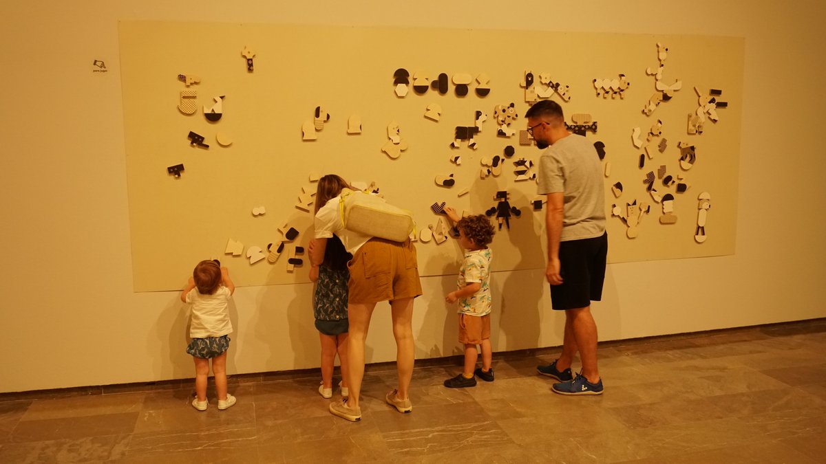 centredelcarme's tweet photo. Ens encanta veure com gaudiu tots i totes a l'exposició #PlaywithDesign 😍
💥 Vos convidem a viure l'experiència on deixareu de ser un mer espectador per a convertir-vos en part activa de la mostra. T'ho vas a perdre?😮
📅Disponible fins 23/10
#disseny #exposició https://t.co/VrtAaCxnYq