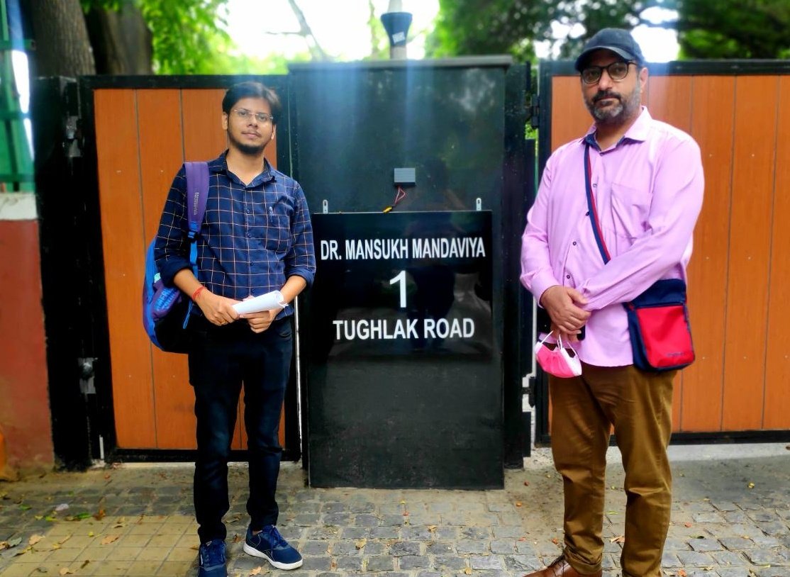 ActivistSukhpal's tweet photo. Visited Hon'b @mansukhmandviya Sir's residence along with Dr @Vivekpandey21 today for #NEETUG2022 aspirants' concerns . He was not at his residence.Submitted representation.Also informed that previous representations haven't been replied.For appointment they will inform us. https://t.co/SjlAccgho3