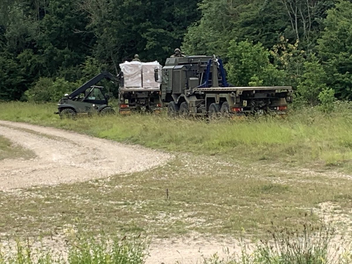 4RegimentRLC's tweet image. #4RegtFamily Training alongside @MercianRegiment, @1MWD_Reg and other @12ArmdBCT units  🦅🏰

#LogisticsInAction #SoldiersFirstLogisticiansAlways #IntegratedAction 

@UKArmyLogistics @RLCCorpsSM @hutchings_si