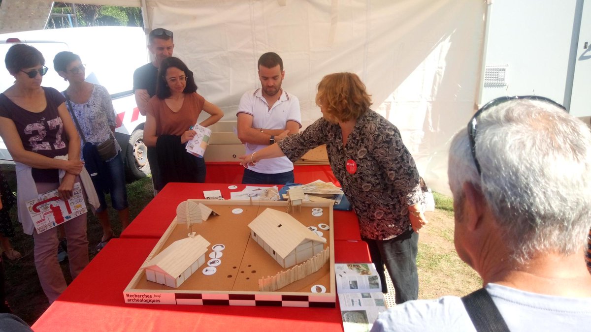 Via_Bolena's tweet photo. Chantier @Inrap ouvert aujourd'hui sur un terrain de #SaintPaulien #Ruessium et visite fort intéressante par les #archeos
Découverte probable du #forum de la capitale #vellave .
Encore jusqu'à 15h. Courez - y !
#galloromain
#fouilles
@Tourisme43 https://t.co/FSWWQ9QRWY