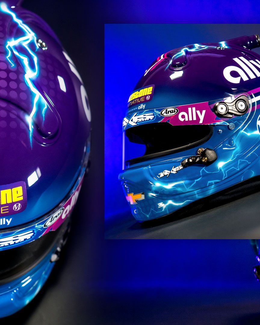 OffAxisPaint's tweet photo. ⚡️Alex Bowman can feel the static⚡️
🏁 @Alex_Bowman
💵 @allyracing
🦹♂️ @DCComics
⛑ @AraiAmericas
👨🎨 Mike Sauers
🎥📸 @AlphaVisionMed1
#TeamOffAxis #heroically #ally #dc #dccomics #static #nascar #arai #araihelmet #helmetdesign #superhero #superheroes #racing #motorsport https://t.co/WZ8pqtQqcC