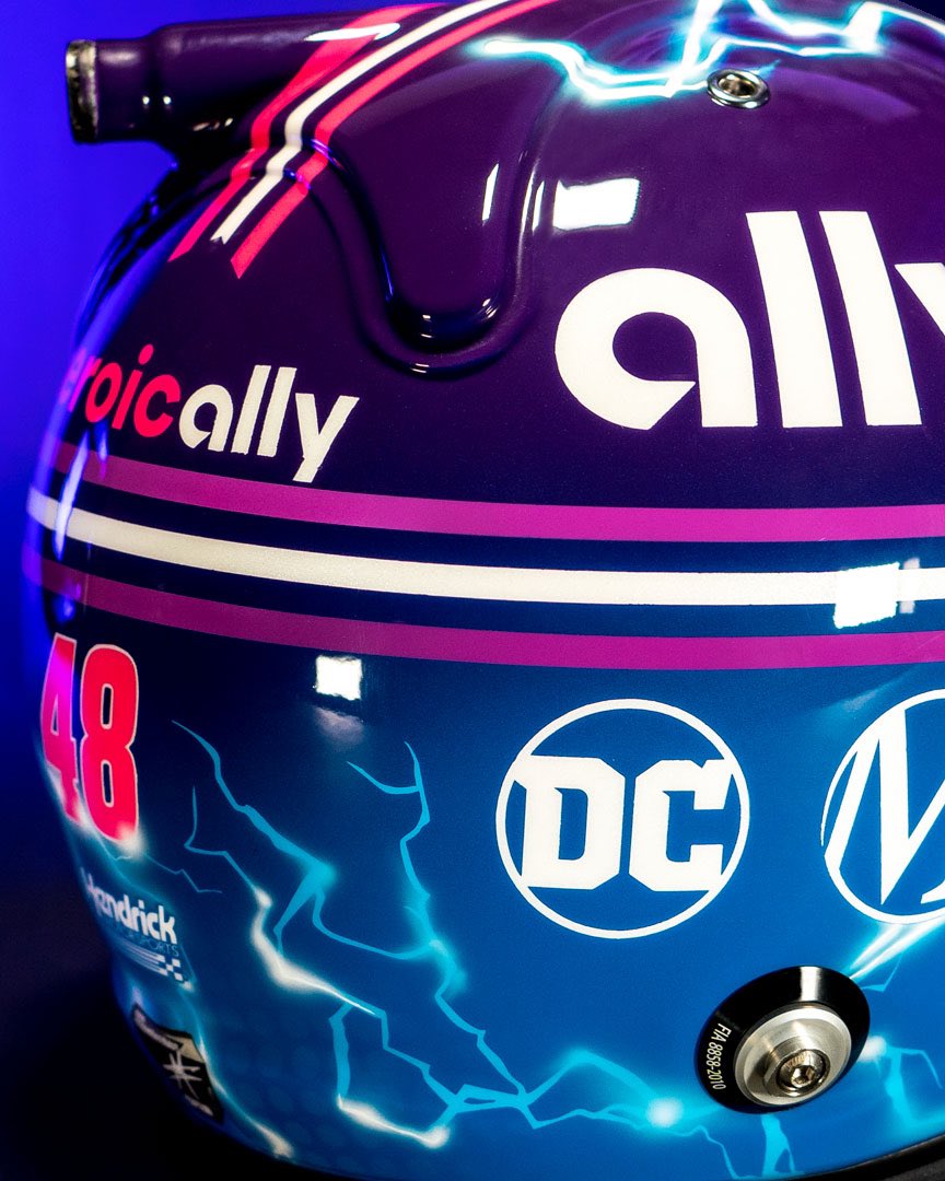 OffAxisPaint's tweet photo. ⚡️Alex Bowman can feel the static⚡️
🏁 @Alex_Bowman
💵 @allyracing
🦹♂️ @DCComics
⛑ @AraiAmericas
👨🎨 Mike Sauers
🎥📸 @AlphaVisionMed1
#TeamOffAxis #heroically #ally #dc #dccomics #static #nascar #arai #araihelmet #helmetdesign #superhero #superheroes #racing #motorsport https://t.co/WZ8pqtQqcC