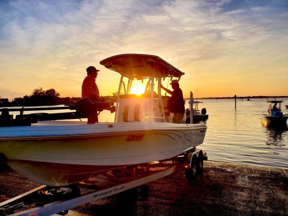 Bill_Dance1's tweet photo. Current situation with my main man Peter Deeks! #saltwater #vitaminsea #peterdeeks #billdance @MercuryMarine @BerkleyFishing https://t.co/RNGBkCvqDM