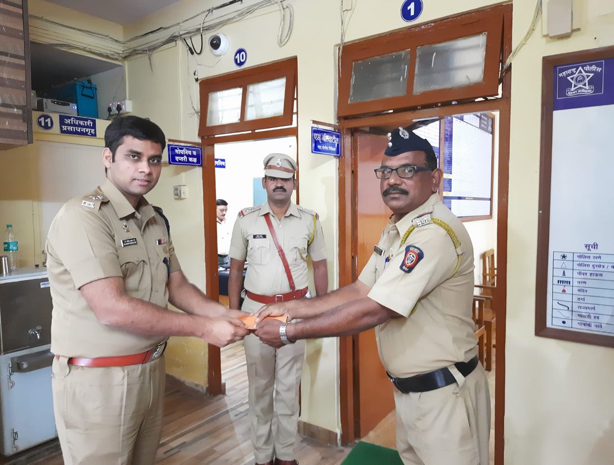 RatnagiriPolice's tweet photo. @DGPMaharashtra #Inspection #Alore #GoodWorkDone #Ratnagiri #RatnagiriPolice https://t.co/PocCsvvVyK