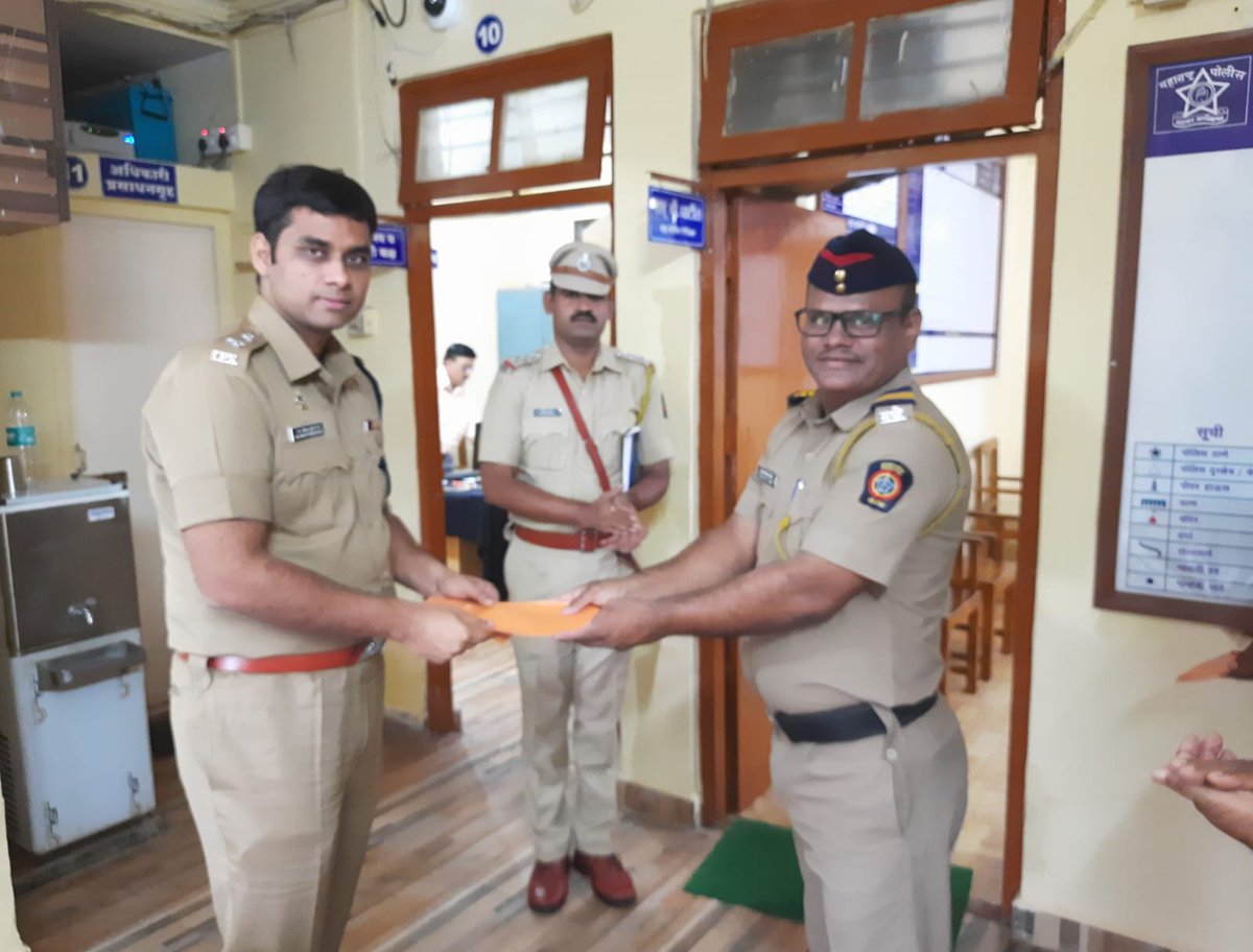 RatnagiriPolice's tweet photo. @DGPMaharashtra #Inspection #Alore #GoodWorkDone #Ratnagiri #RatnagiriPolice https://t.co/PocCsvvVyK