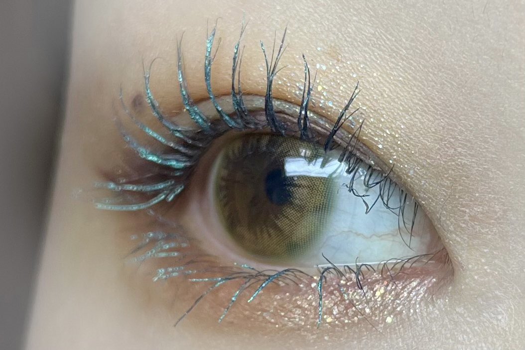 Borica
美容液カラーマスカラ
103 メタリックエメラルド

超〜〜〜〜〜可愛い！Web限定発売なのが本当に惜しい！見たまま発色でこんなにメタリック感残る鮮やかなマスカラ他にない！大好き！最高！ 

#コスメ購入品 

動画付き詳細レポ⬇️
instagram.com/p/CfynGd0riAq/…