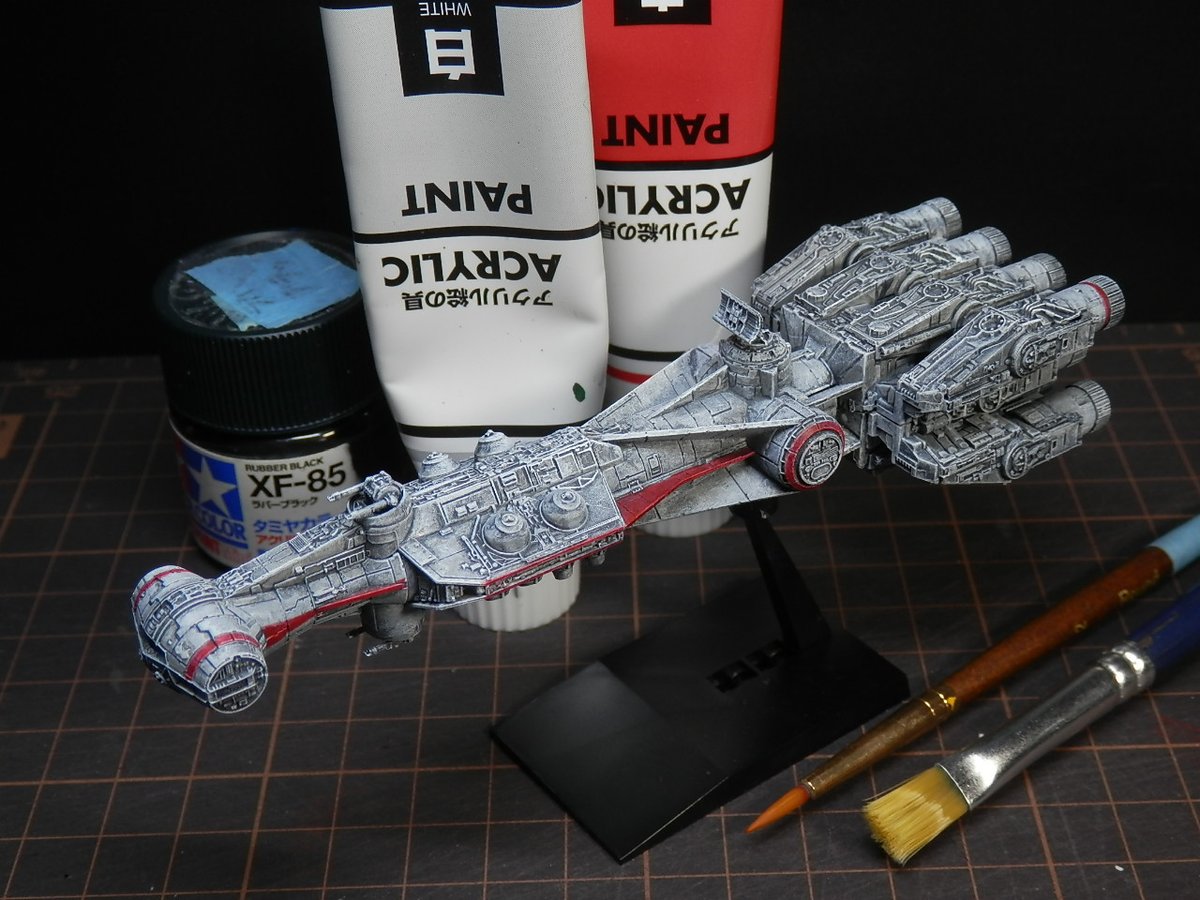 jameson21mm392's tweet photo. #スターウォーズビークルモデル祭り
#スターウォーズビークルモデル祭り完成
#StarWars #BlockadeRunner
ブロッケード・ランナー
ダイソーのアクリル絵の具の赤白2色、下塗りはタミヤアクリルのタイヤブラックで代用できるので、キット代を含めて1500円でお釣りが来ますよ。
#水100塗装 https://t.co/9ju3dgQSyV