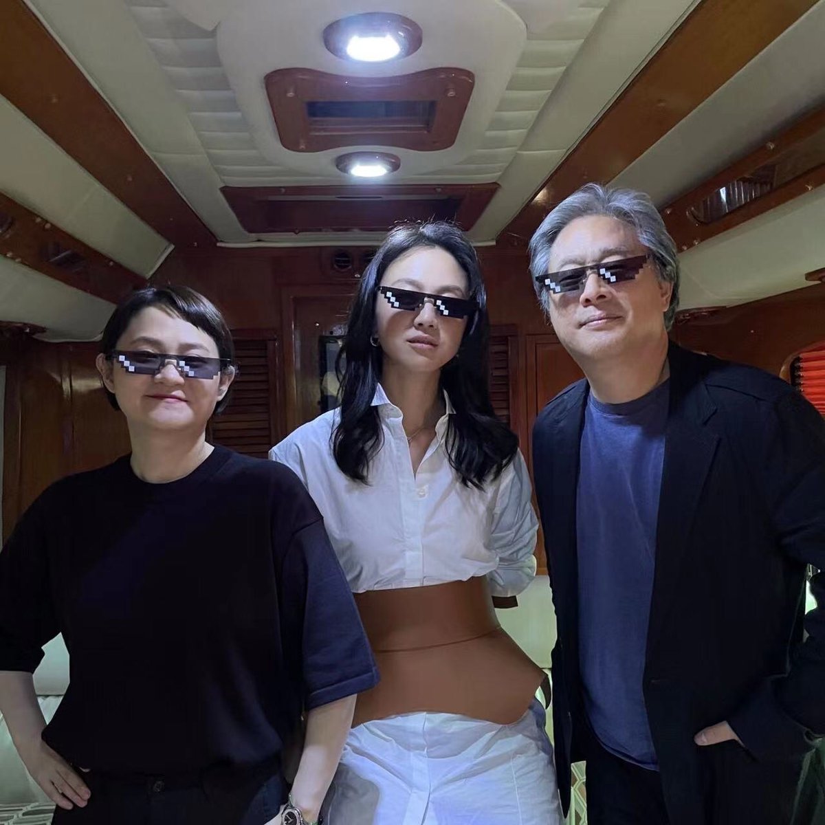 CJENMMOVIE's tweet photo. [단독] #헤어질결심 팀 MBTI 결과가 나왔다는 소식!
LOVE💗 CUTE😊 COOL😎 
이런 장꾸 모먼트마저 #사랑아_헤결해 😍

영화 속 멋진 모습도 놓치지 마세요!
https://t.co/kbTEEpLrPN

#제75회_칸영화제_감독상 #DecisionToLeave
#박찬욱감독 #탕웨이 #박해일 #김신영 #절찬상영중 https://t.co/jrTgVMRKIA