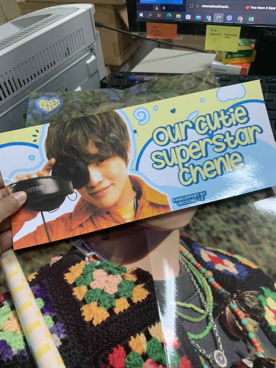 Rosemar87586792's tweet photo. @intaostellar Thank you so much for the poster and freebie!😍 May pa special delivery pa! 🥰🥰🥰 Super kilig with this Chenle Hello future poster! 💚💚💚 https://t.co/4CfwwnVl30