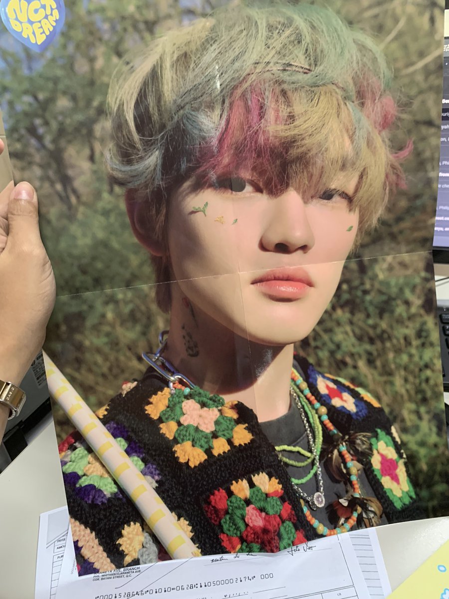 Rosemar87586792's tweet photo. @intaostellar Thank you so much for the poster and freebie!😍 May pa special delivery pa! 🥰🥰🥰 Super kilig with this Chenle Hello future poster! 💚💚💚 https://t.co/4CfwwnVl30