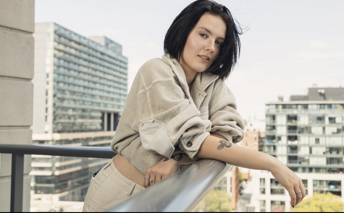 CanadianBeats1's tweet photo. Canadian pop songstress @astridtanton has unveiled a music video for her new single, "Comfort." Head to #CanadianBeats now to find out more! https://t.co/wBQN2UIdW3 https://t.co/v86xTz48gp