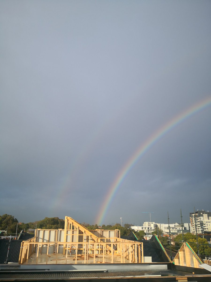 Jima21142913's tweet photo. Double rainbow https://t.co/DF5ZzjhcXB