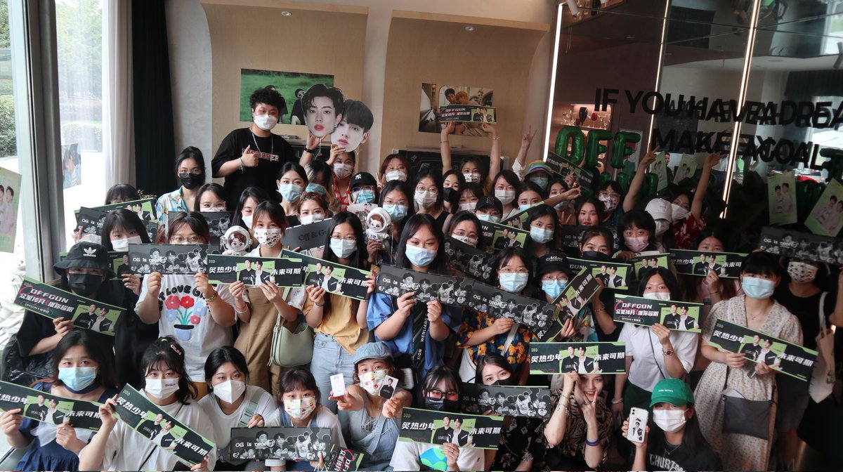 It's like offgun's meeting in China.When can we really meet?😭😭
<a href="/off_tumcial/">เริ่มต้นทำให้เกิดเป็นรูปเป็นร่าง</a>
<a href="/AtthaphanP/">ATTHAPHAN PHUNSAWAT</a>
<a href="/zentradies/">กวางเส้นสุดท้าย 🍑</a>
#OffGun #ออฟกัน
#GunAtthaphan 
#OFF_TUMCIAL
#OffGunfanart pic.x.com/Wl5dHS6iYj