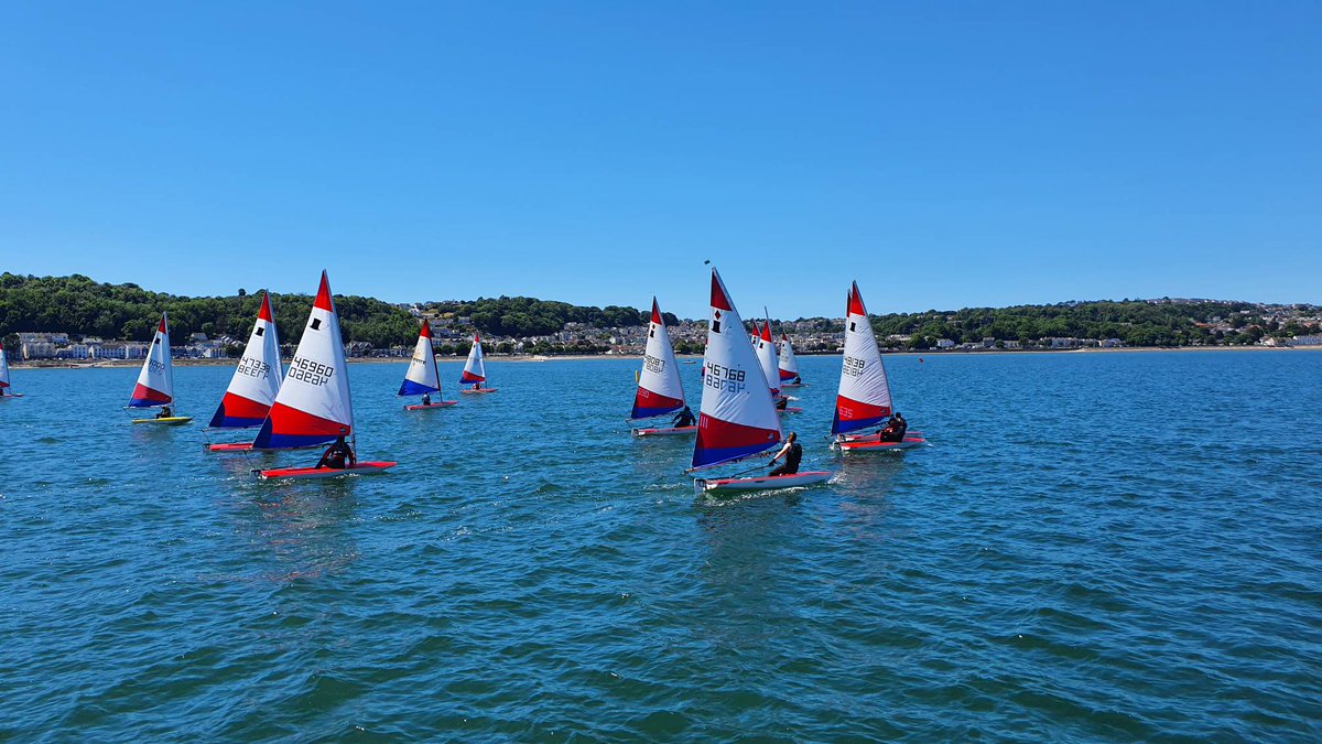 mumblesyc's tweet photo. Force 1 to force 4 in race 3, great cheers when the wind arrived at the boats! https://t.co/QwQ5S0hWTo