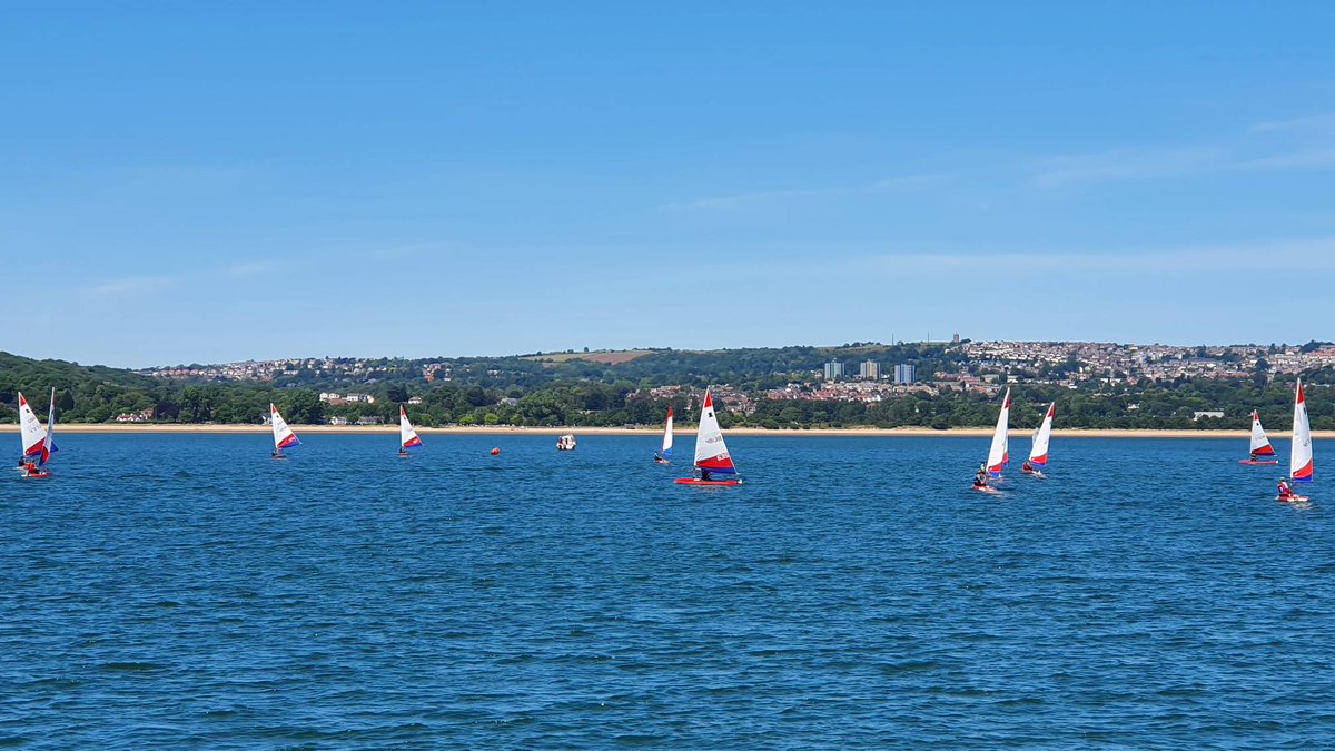 Force 1 to force 4 in race 3, great cheers when the wind arrived at the boats!