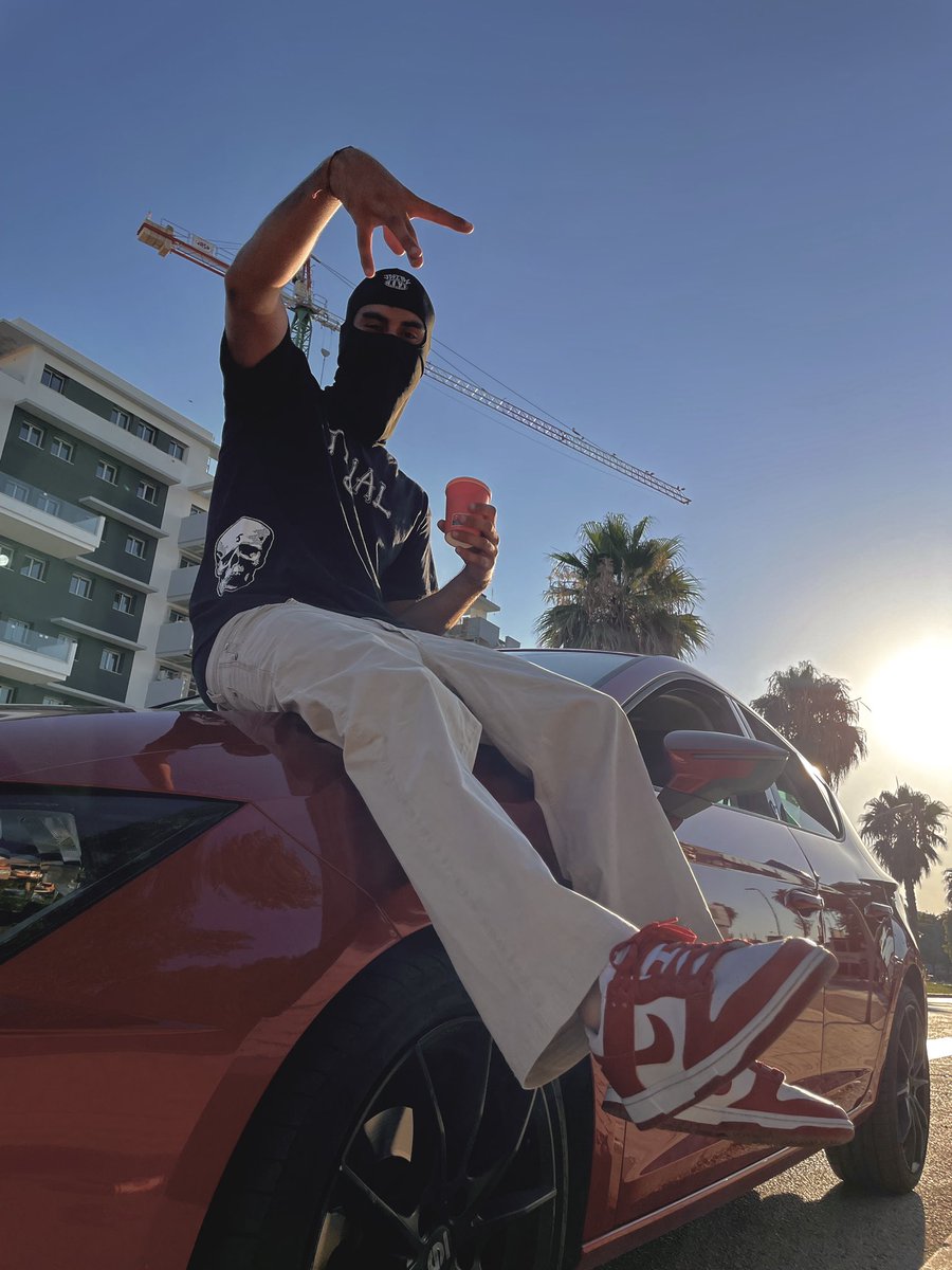 trialniyt's tweet photo. she know that we at war 🏁 https://t.co/TZTN3NF4A8