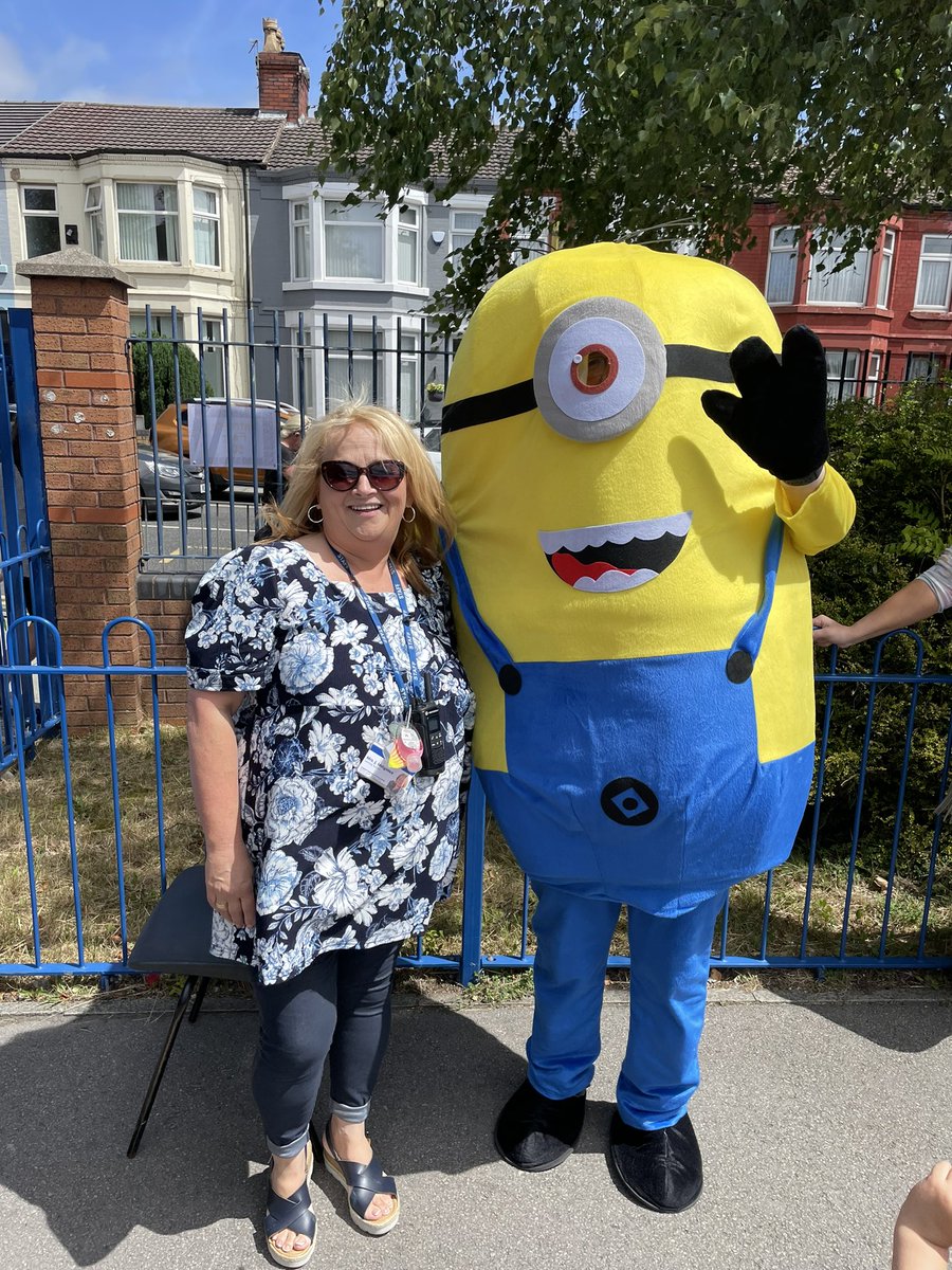 Mrs_B1985's tweet photo. @longmoorcps we have a visitor at the fair! On until 4pm https://t.co/d5v4qea8ky