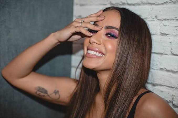 AcervoCharts's tweet photo. BRASIL! Pela primeira vez na HISTÓRIA, uma cantora brasileira atinge o TOP 10 do iTunes US 🇺🇸. “No Mas”, parceria de Anitta com Murda Beatz, Quavo e J Balvin se encontra na posição #6 do chart americano. https://t.co/bp99Mbu76y