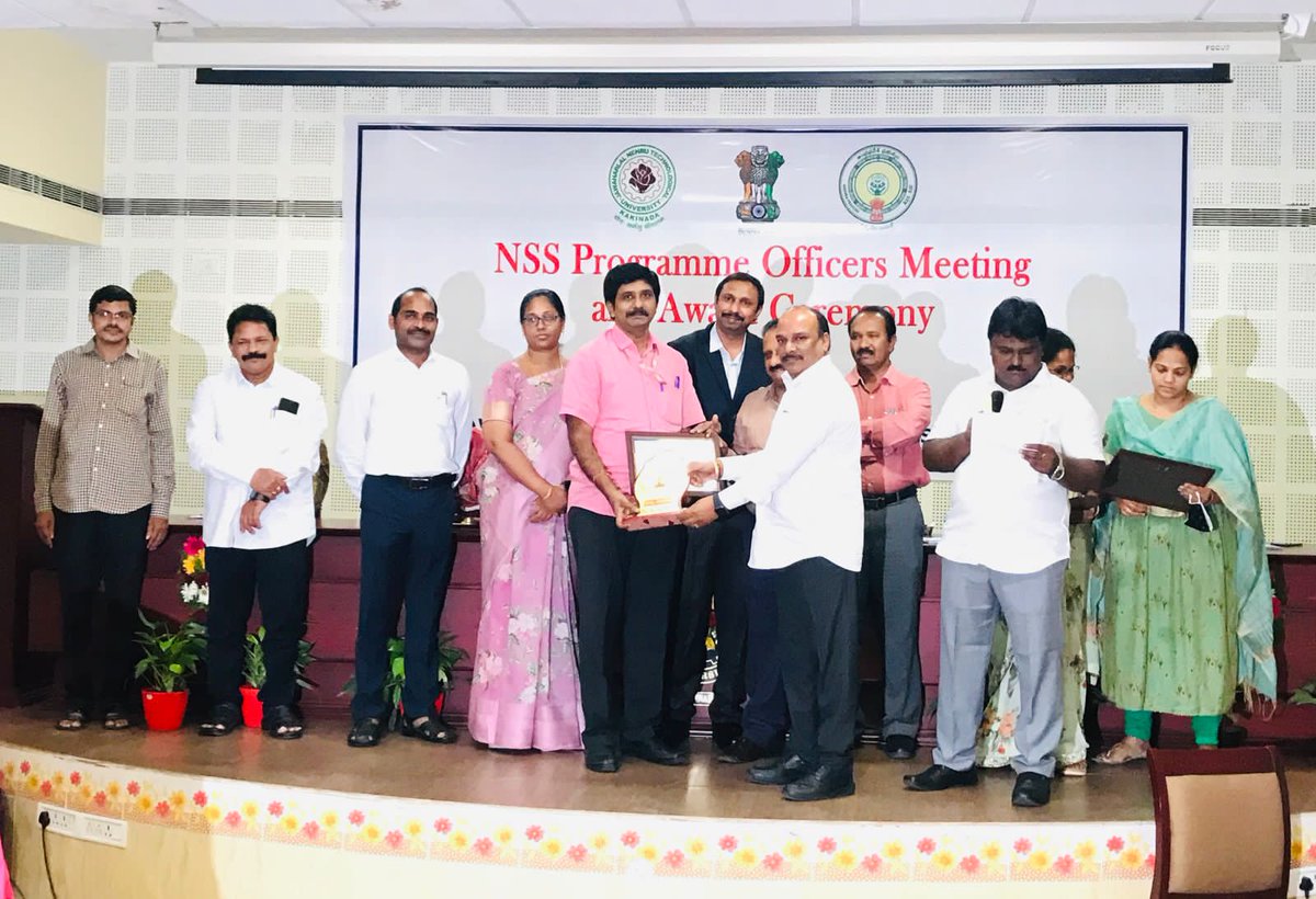 NssVrsec's tweet photo. Felicitated with Best Nss Programme Officer Award from JNTUK to Dr. Narendra Kolla, NSS Programme Officer, Vrsec. https://t.co/qjI38oBUah