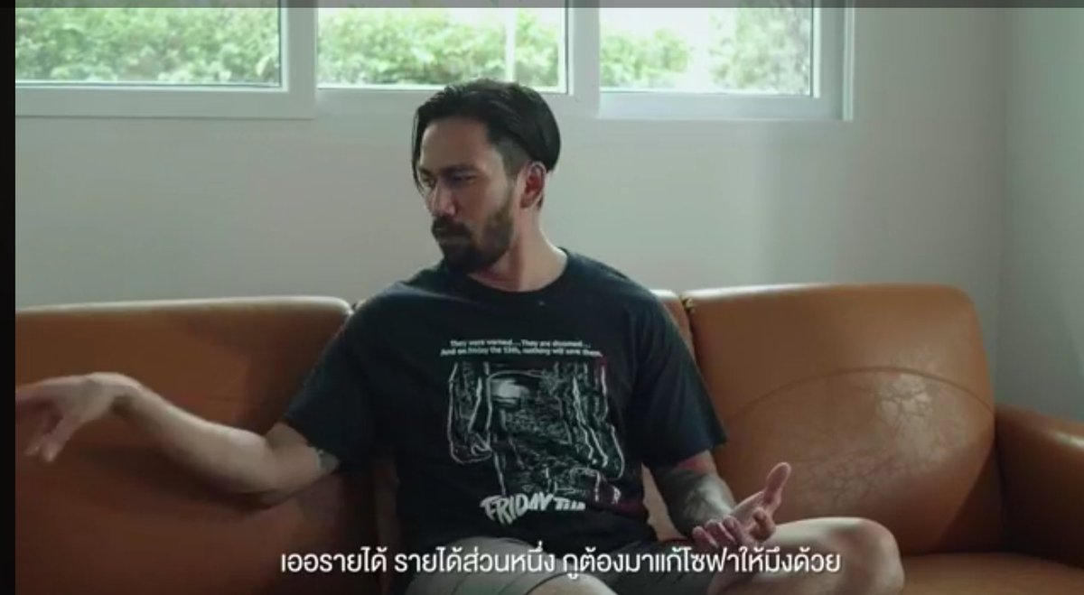 ADreamer520's tweet photo. เอ็นดูพี่เจ๋ง กำลังสัมแบบอารมณ์ดี แมวไทยน่ารัก ฉลาด ติดคน แต่พอน้อนมาปีนป่ายร่วมเฟรม บอกรายได้ส่วนนึงต้องมาแก้โซฟาให้มรึง  😂😂😜😜 @supawade2422 @Tantawan_new 

https://t.co/WkuNEgXDA0 https://t.co/x4BuOXDsOf https://t.co/enq53ZzeGV