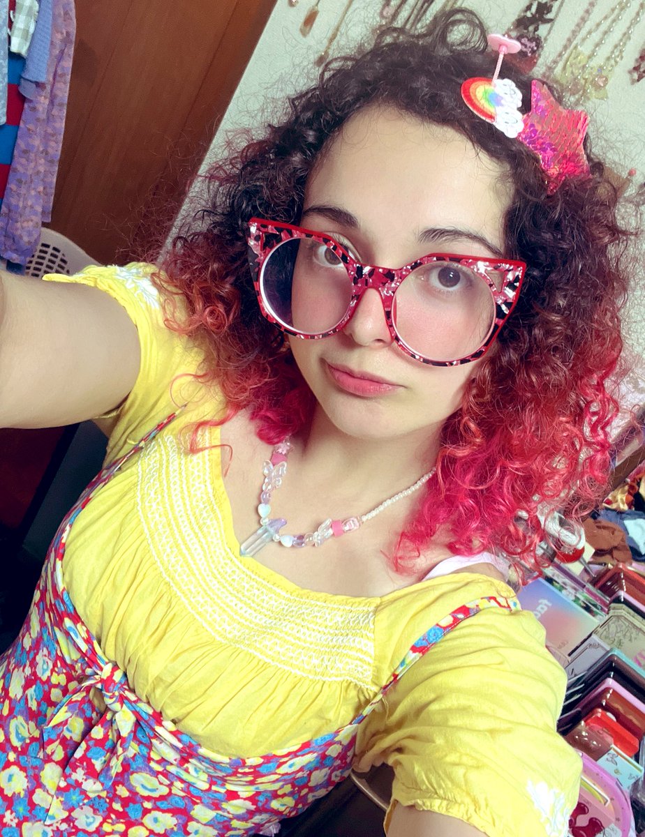 A tiring good and bad, crazy day today 😩💕😭✨💙💜 at least I looked cute ✨