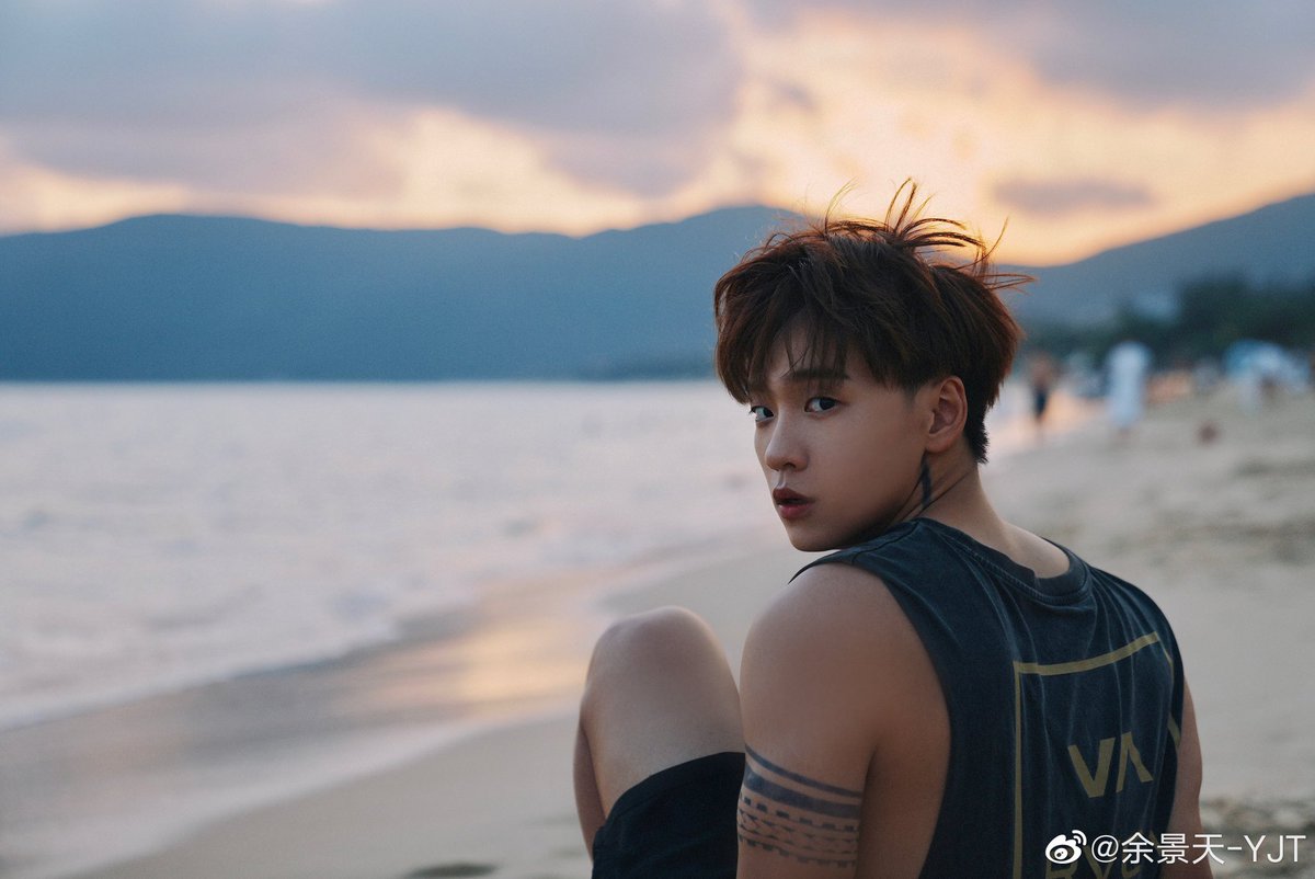 tonyyufansclub's tweet photo. 20220709｜WEIBO UPDATE

去年的夏日你们去沙滩了吗？ 

#余景天 #Tony #YuJingTian #토니 #TonyYu #トニー #อวี๋จิ่งเทียน https://t.co/to1HKhHUkY