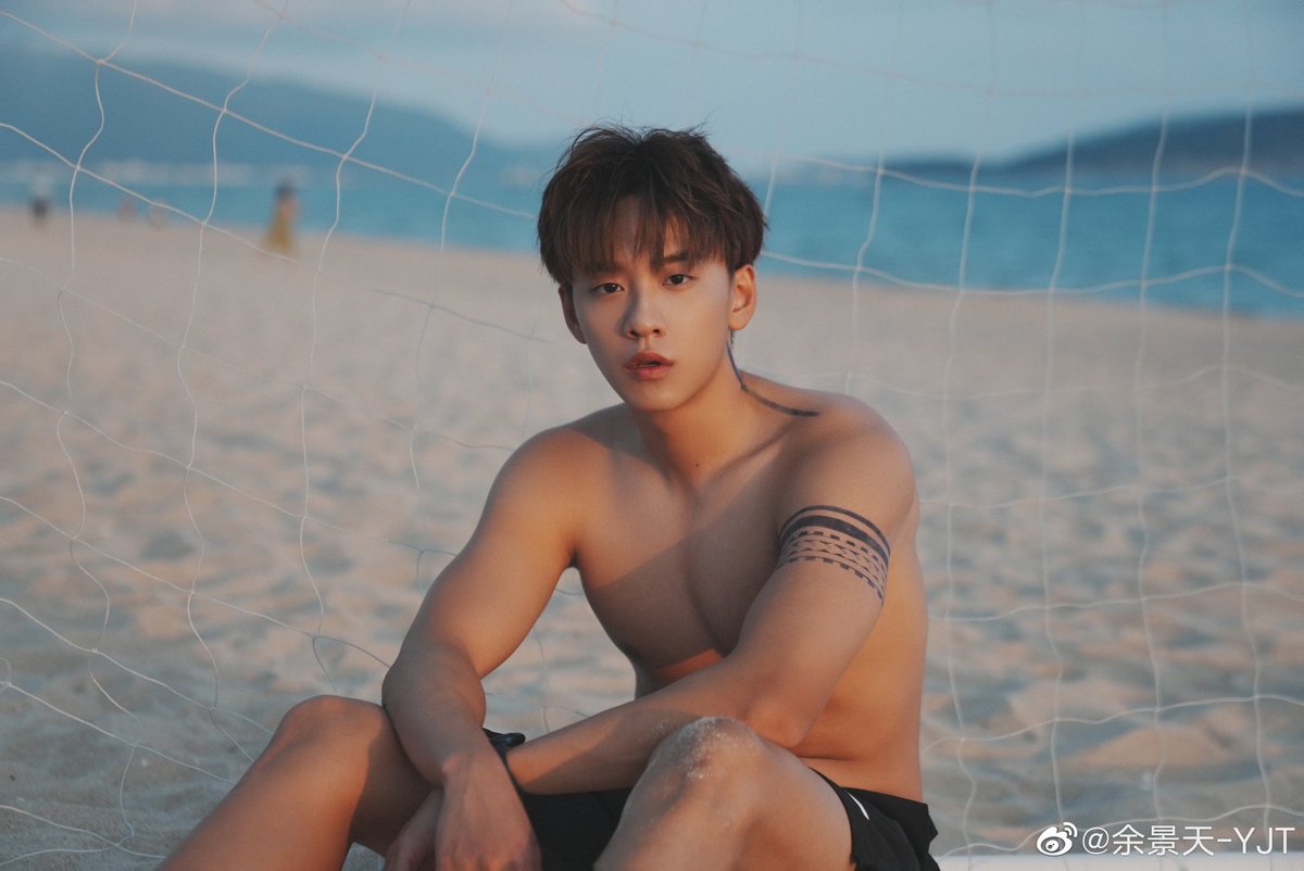 tonyyufansclub's tweet photo. 20220709｜WEIBO UPDATE

去年的夏日你们去沙滩了吗？ 

#余景天 #Tony #YuJingTian #토니 #TonyYu #トニー #อวี๋จิ่งเทียน https://t.co/to1HKhHUkY