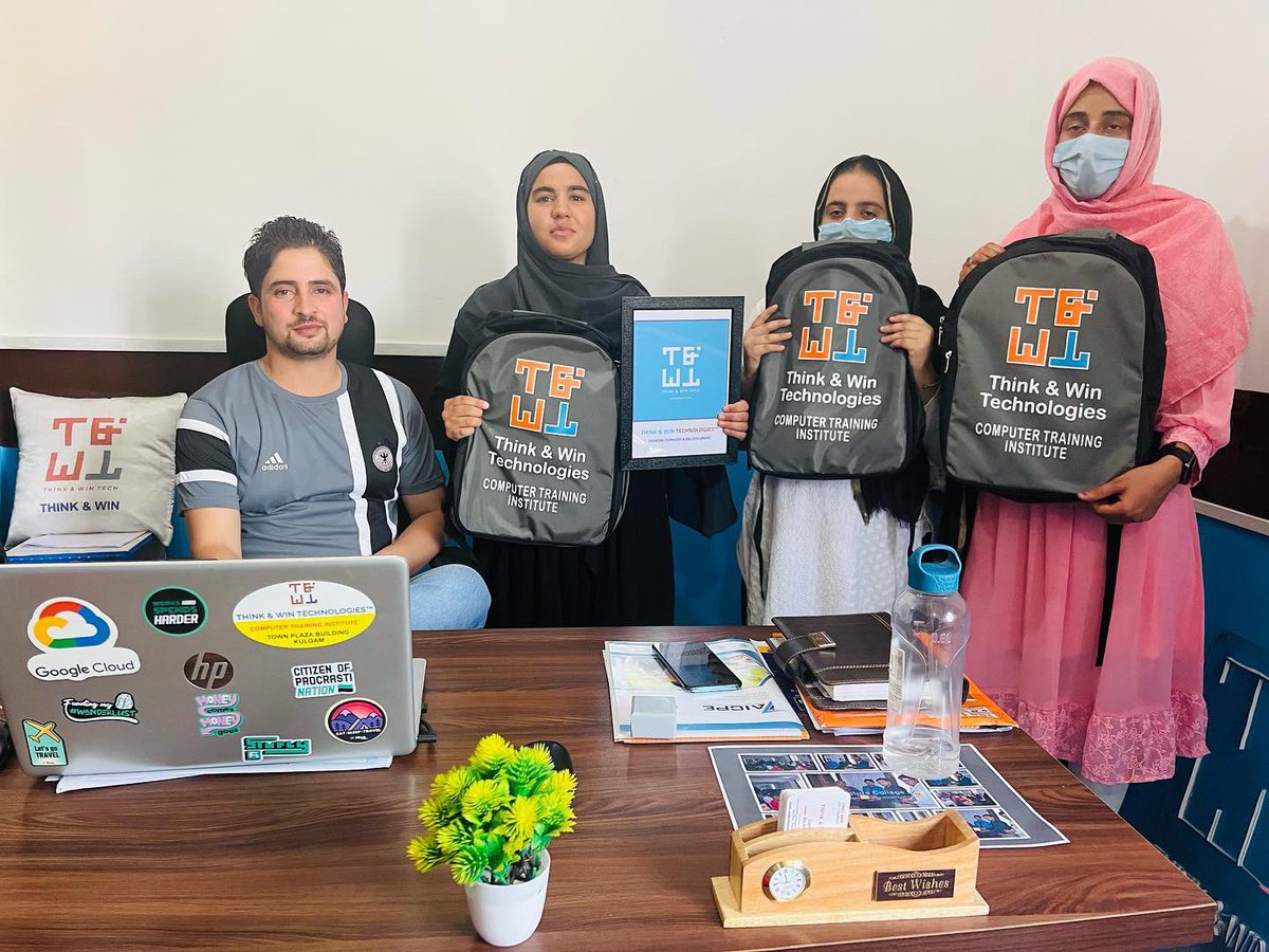thinkwithUwais's tweet photo. "When you have a dream, you've got to grab it and never let go.
#education #educationfirst #educationforall #educationforlife #educationmatters #educationquotes #english #entrepreneur #thinkwintech #uwaisamin #kulgam #giveback #highereducation #homeeducation #learn #learning https://t.co/Pn3neHr9PR