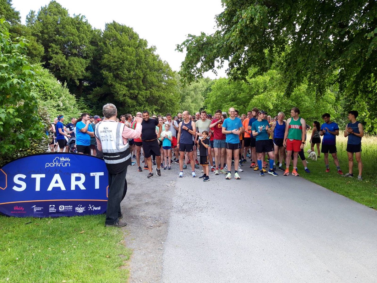 Rhedwyr hapus yn yr haul bore ‘ma! Diolch i chi i gyd, i’r gwirfoddolwyr ac i @NTPenrhynCastle.

#loveparkrun 

Happy runners in the sun this morning! Thank you to all of you, to the volunteers and to @NTPenrhynCastle.