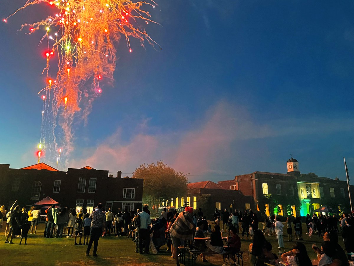 bcslimitlessle1's tweet photo. @bcsbirmingham @BCSHead_ What a magical place to be! Happy 300th year BCS. 💙🙌🏻🎆                                This is a primary school! 😂 https://t.co/f8SIqxAagj