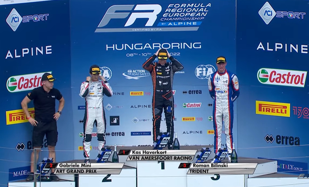 powrotroberta's tweet photo. No i pięknie!
Więcej - https://t.co/XojoZ7YvuC
#FRECA #RomanBilinski #Romski #F1pl #elevenf1 @romanbilinski https://t.co/0cM5HZwVuf