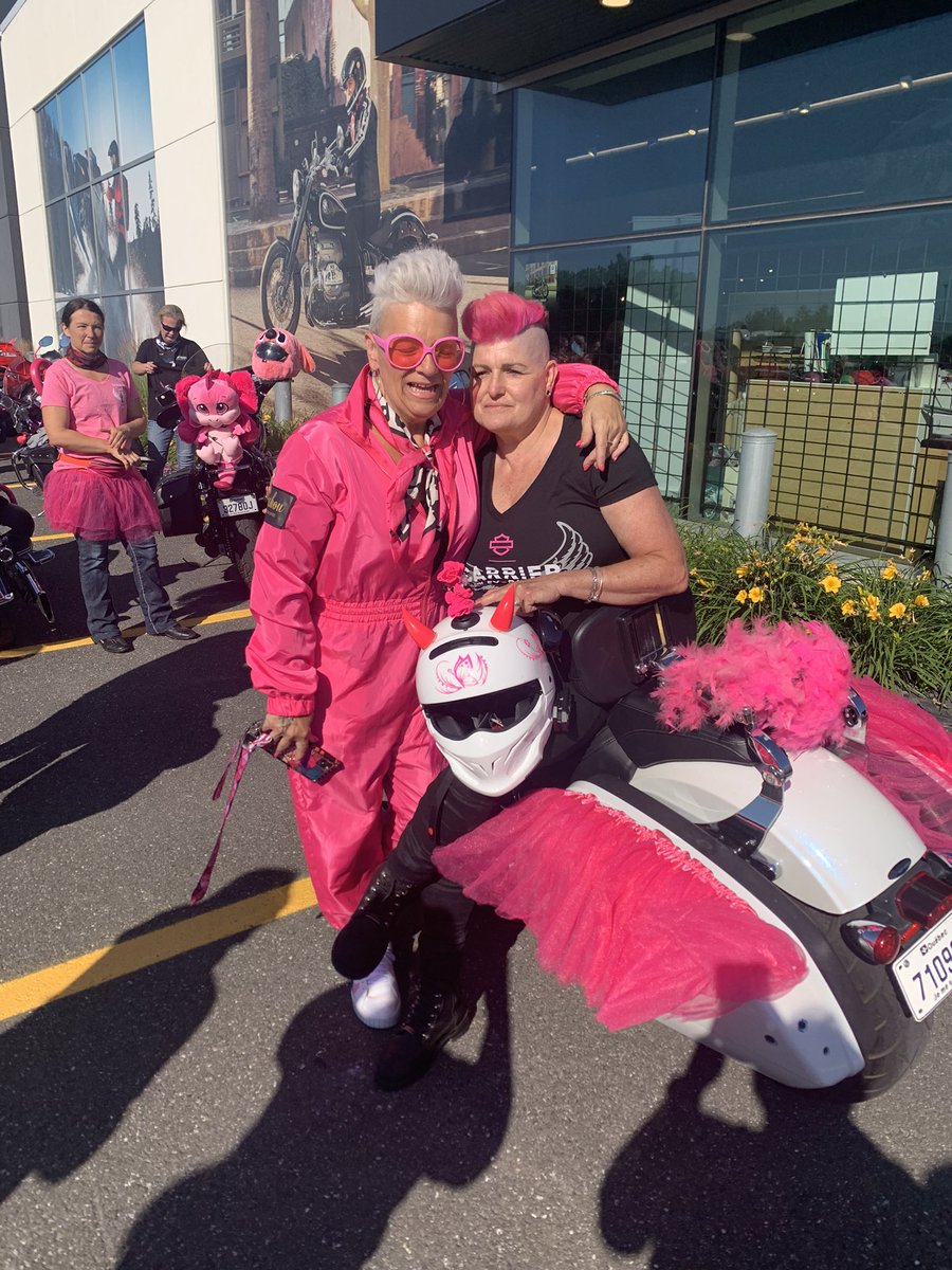 kiippie's tweet photo. C’est un départ! La Ride de filles 2022! Au profit de @CancerseinQC . https://t.co/lNzk9G3ehG