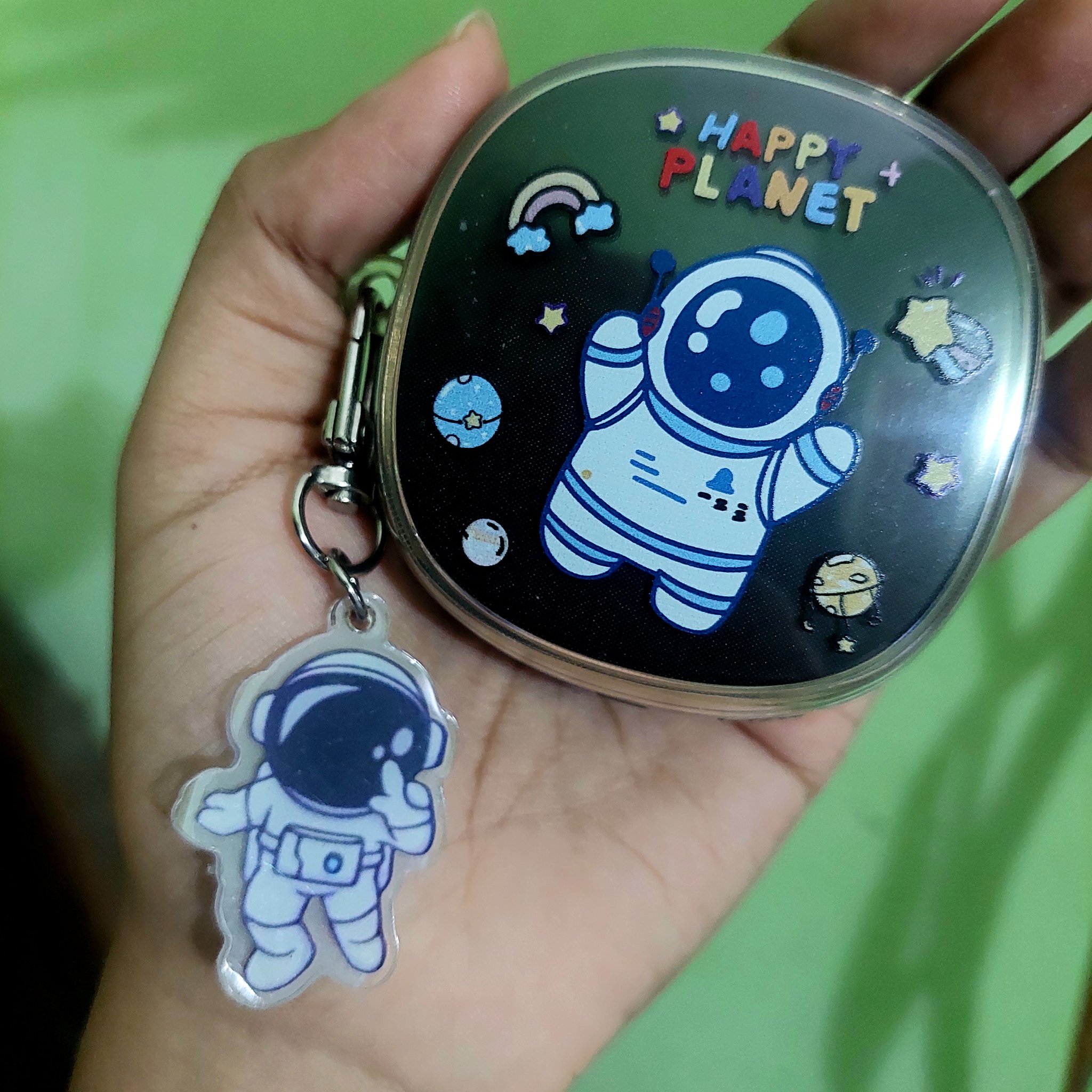 Ruth. on Twitter "Pengen beli tws yang bagus under 200k apa ya?" / Twitter