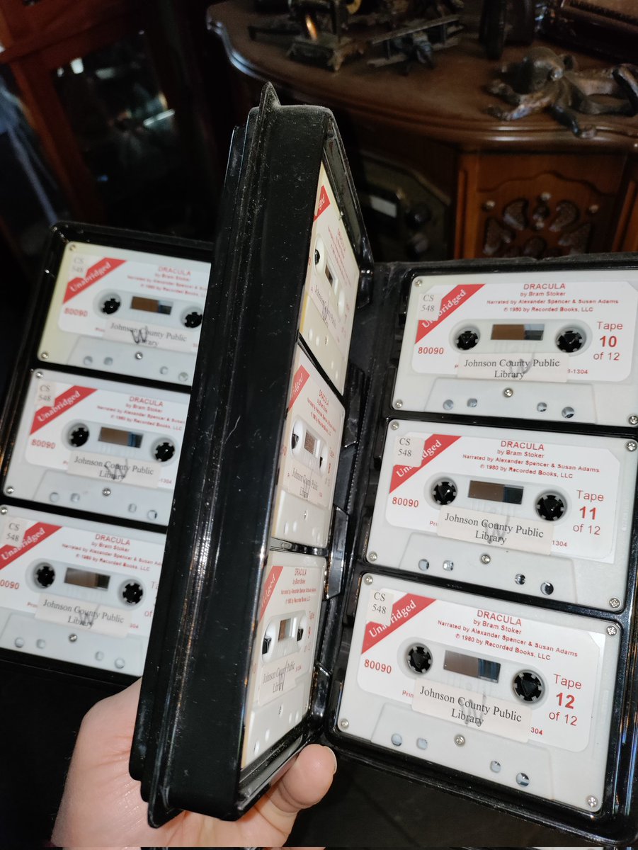 moosematson's tweet photo. Alll time Favorite Audiobooks on 12 Cassettes! Voiced by the Great:
Alexander Spenser and
Susan Adams.
I listened To this driving through the Alps with my top down! HEAVEN!
#DRACULA #AlexanderSpencer #SusanAdams https://t.co/NWZNYCZWyX