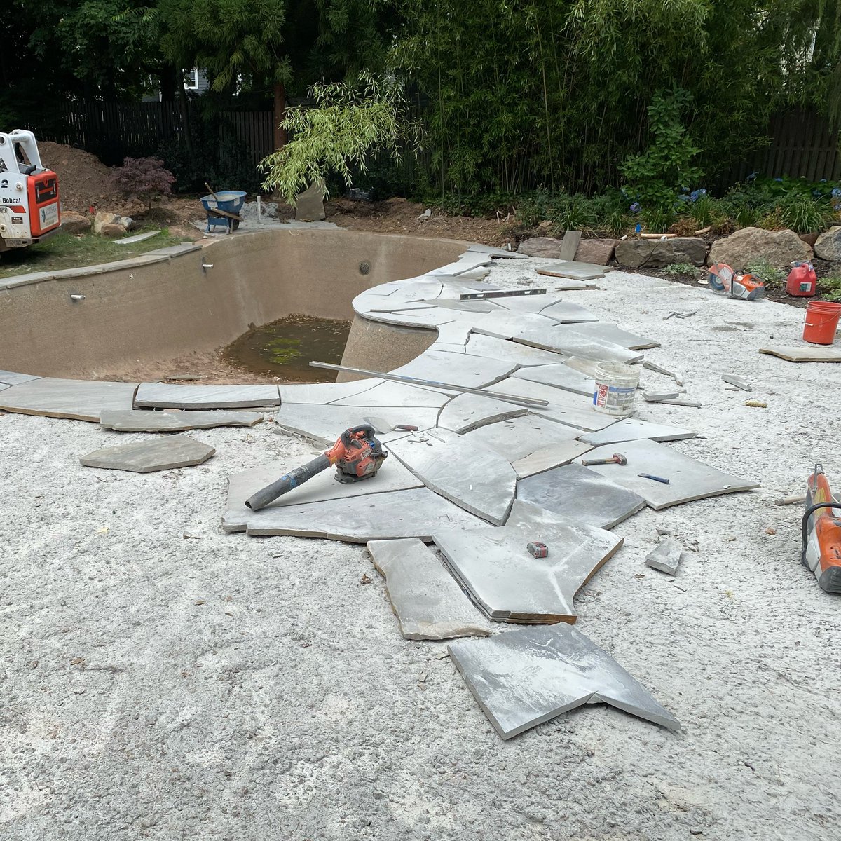 Globalpaving1's tweet photo. The process of laying natural stone  
.
.
#pavingstones #hardscape #hardscapes #morriscounty #morriscountynj #NJ #homeimprovement #njcontractor #belgard #morriscounty #pavingstones #walkway #pavers
#hardscaping #masonry #hardscapedesign #naturalstone #retainingwall #denville https://t.co/gYu7x1ZHUK