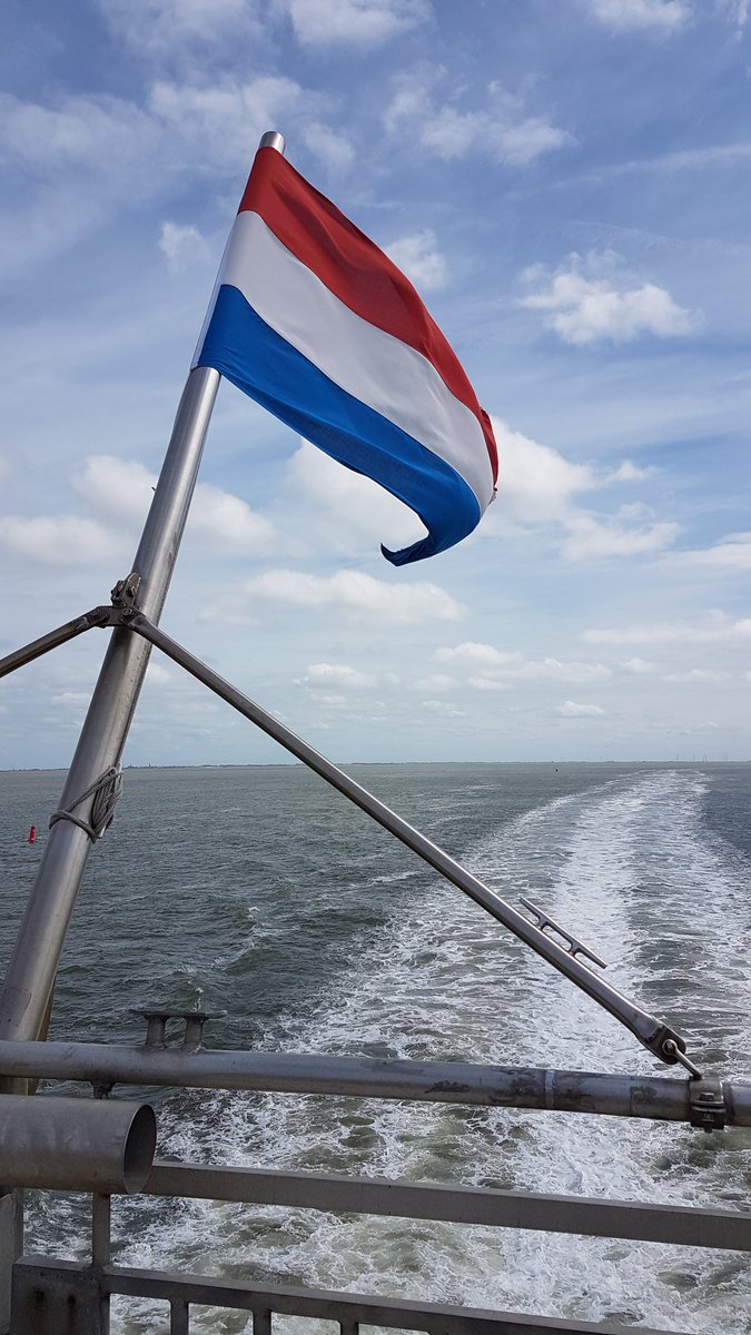 VlielandkampLP's tweet photo. Busreis ging top! Nu lekker op de boot. https://t.co/y3lnU8SM8V