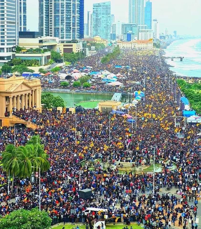 Mr_Amarasinghe's tweet photo. A pic that will go down in the history book 🇱🇰❤
#GoHomeGota2022 
#PowerToThePeople https://t.co/Eb2lBqQCnz