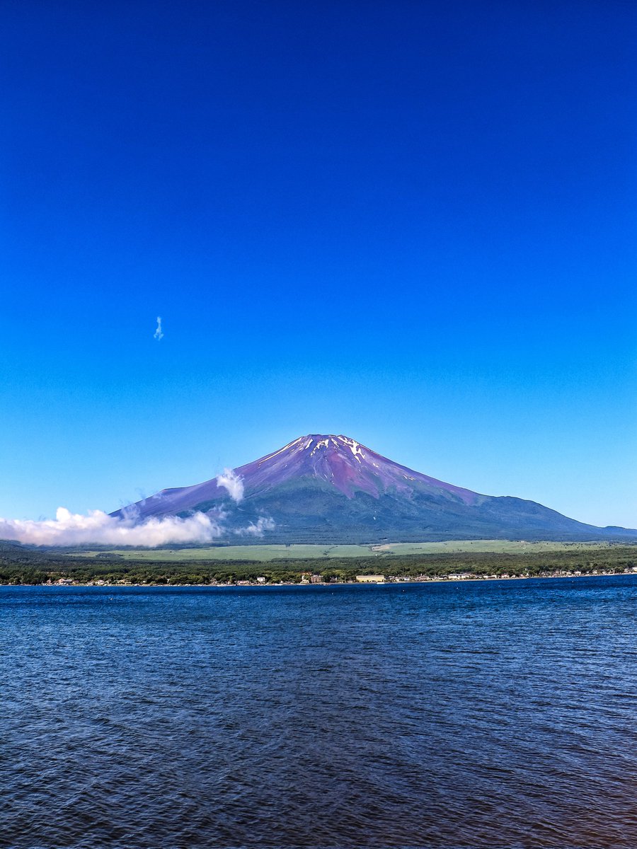 夏富士🗻 紫の山肌が美しい✨ 良い週末を🍀