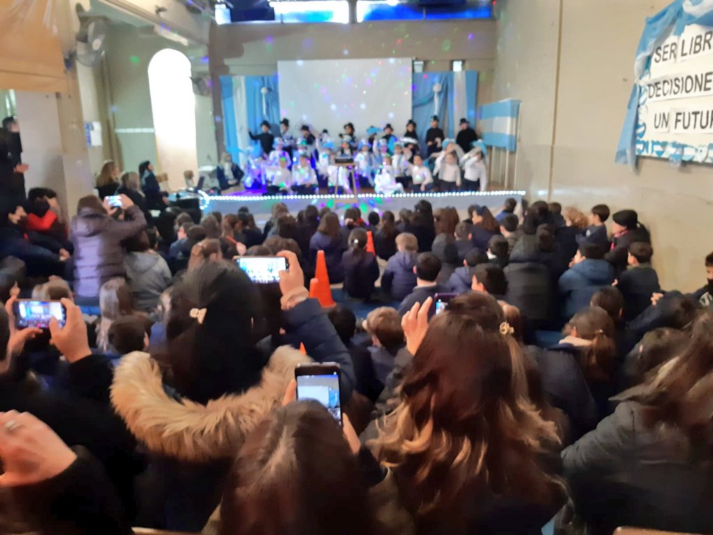 Pensar en Belgrano, San Martín, Güemes y quiénes integraban nuestros ejércitos patriotas, ellos empujaron a los congresales de Tucumán a declarar la Independencia
Esa fuerza, convicción y unidad necesitamos para construir una Nación más igualitaria #DiadelaIndependencia
#9DeJulio