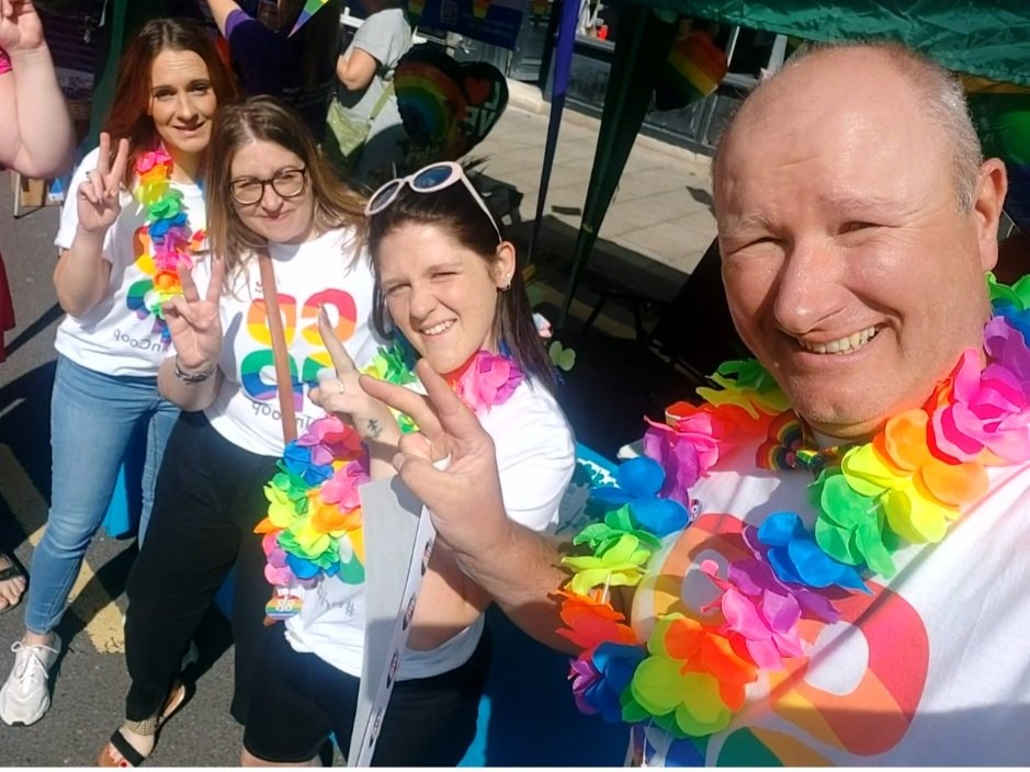 amydurham102's tweet photo. What a day for worksop gay pride been really enjoyable and fun especially with coop funeral care and North road Retford supporting and advertising for coop membership, even did the pride walk had fun with @DavidTomlinson6 @LisaB84XXX  🌝❤🧡

#itswhatwedo #coop   #gaypride2022 https://t.co/nmaBh30sfO